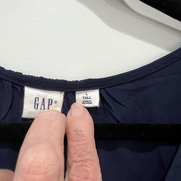 The cutest Gap loose dress in a size L. - Picture 2 of 5